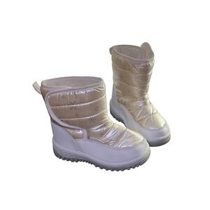 Kids Size 11 Winter Snow Boots White Snowflake Quilted Puffer Warm Lined